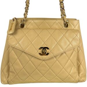 CHANEL CC Logo Turnlock Caviar Leather Matalasse Shoulder Tote Bag